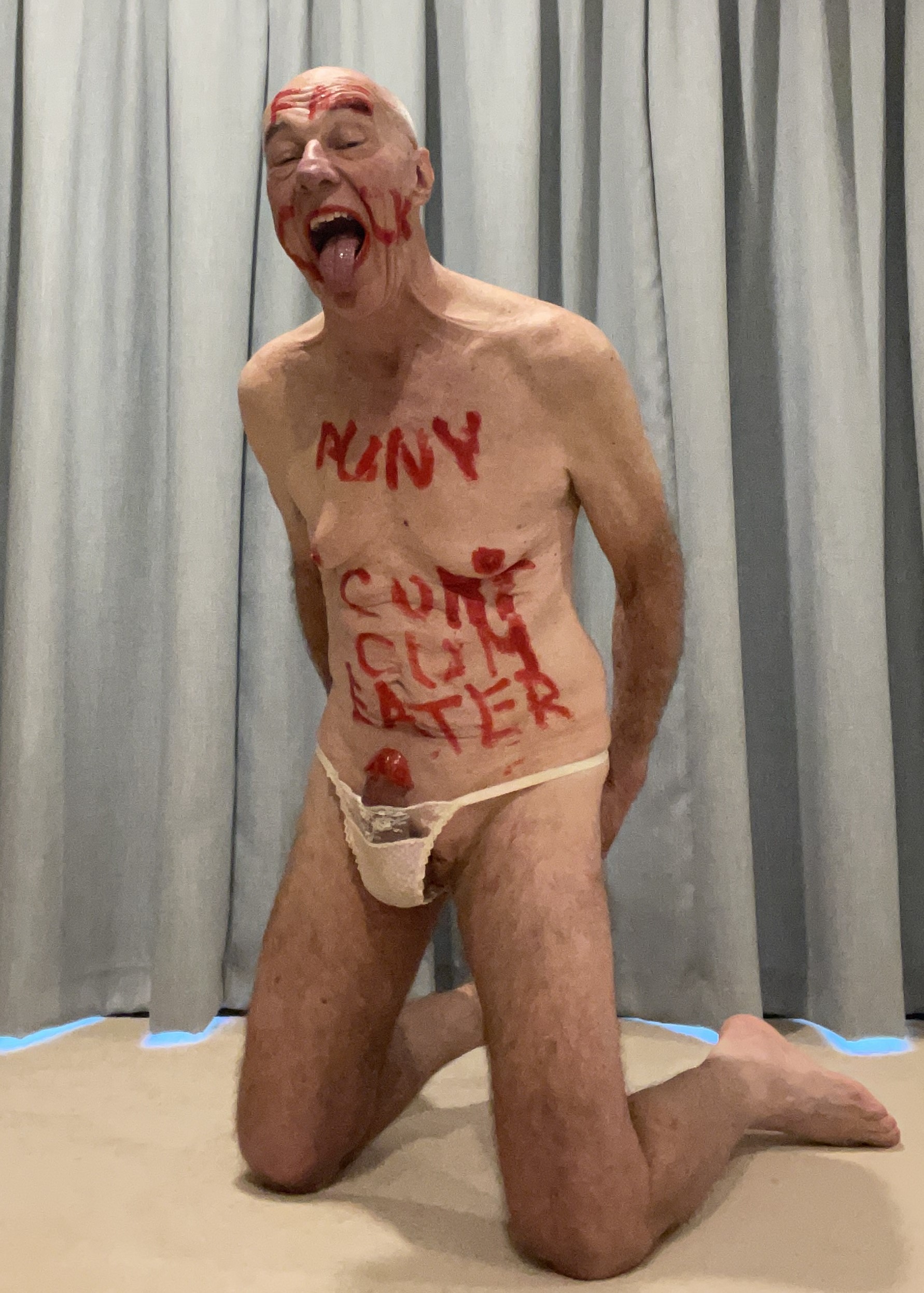 Rob Venuta exposed – Rob Venuta poses in panties as tasked by @MistressAdmin’s Wheel ...