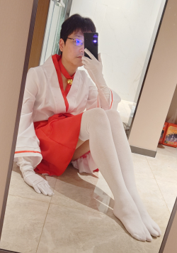 Cosplay sissy (shrine maiden / miko)