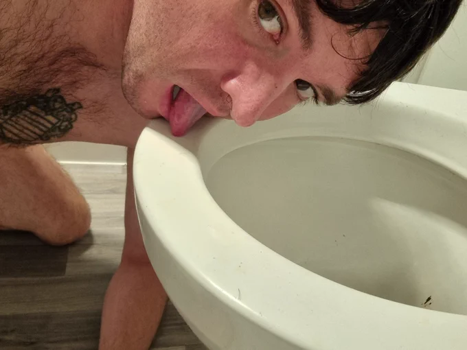 Jayden aplin licking toilets