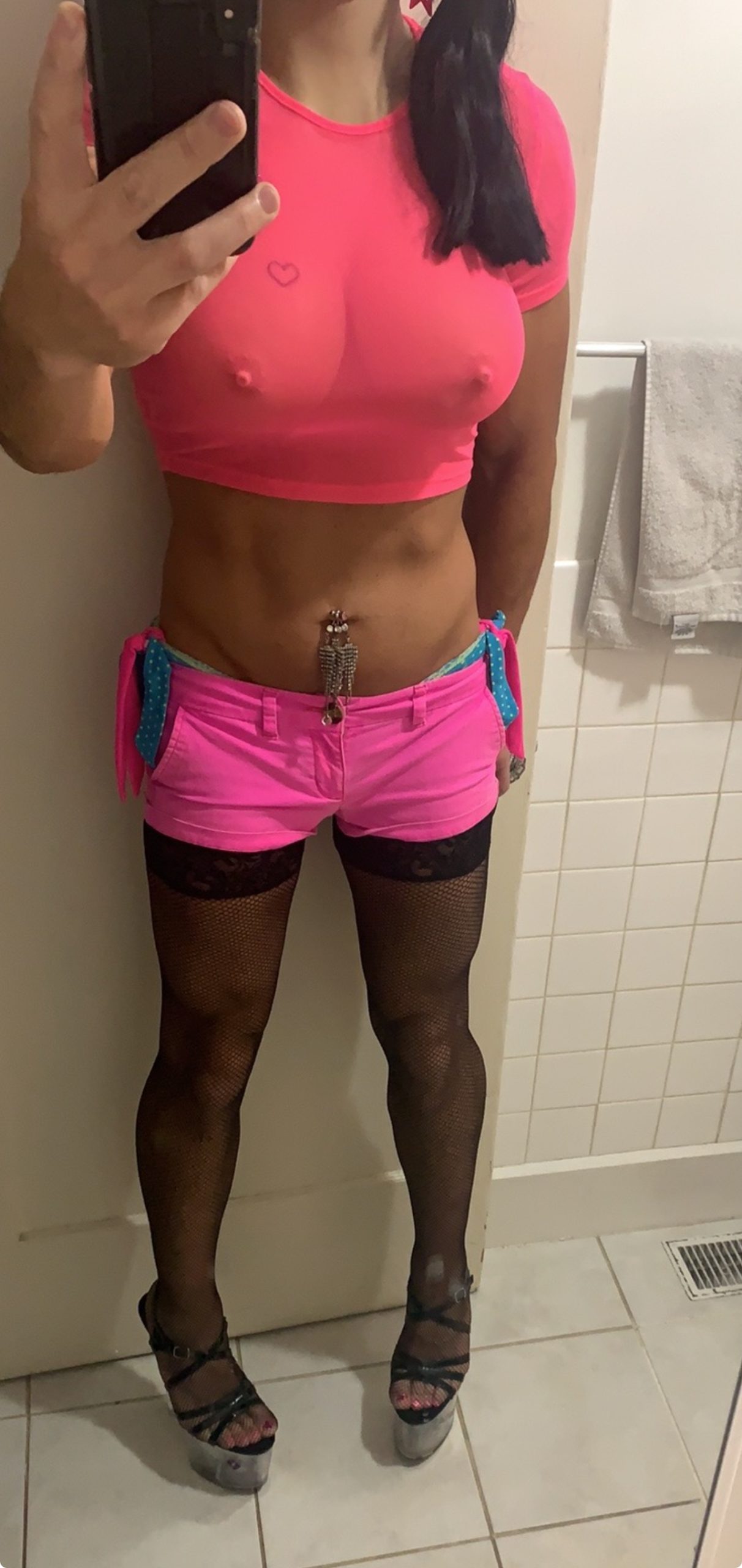 Sissy Brittney message me and post me sissy pics