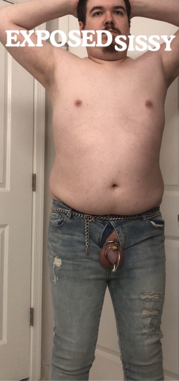 Expose this pathetic chubby micro dick f*ggot