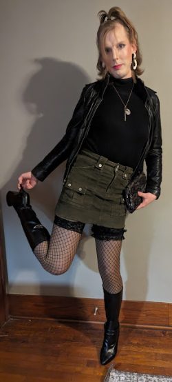 Sissy Crossdresser Hailee Cummings!!