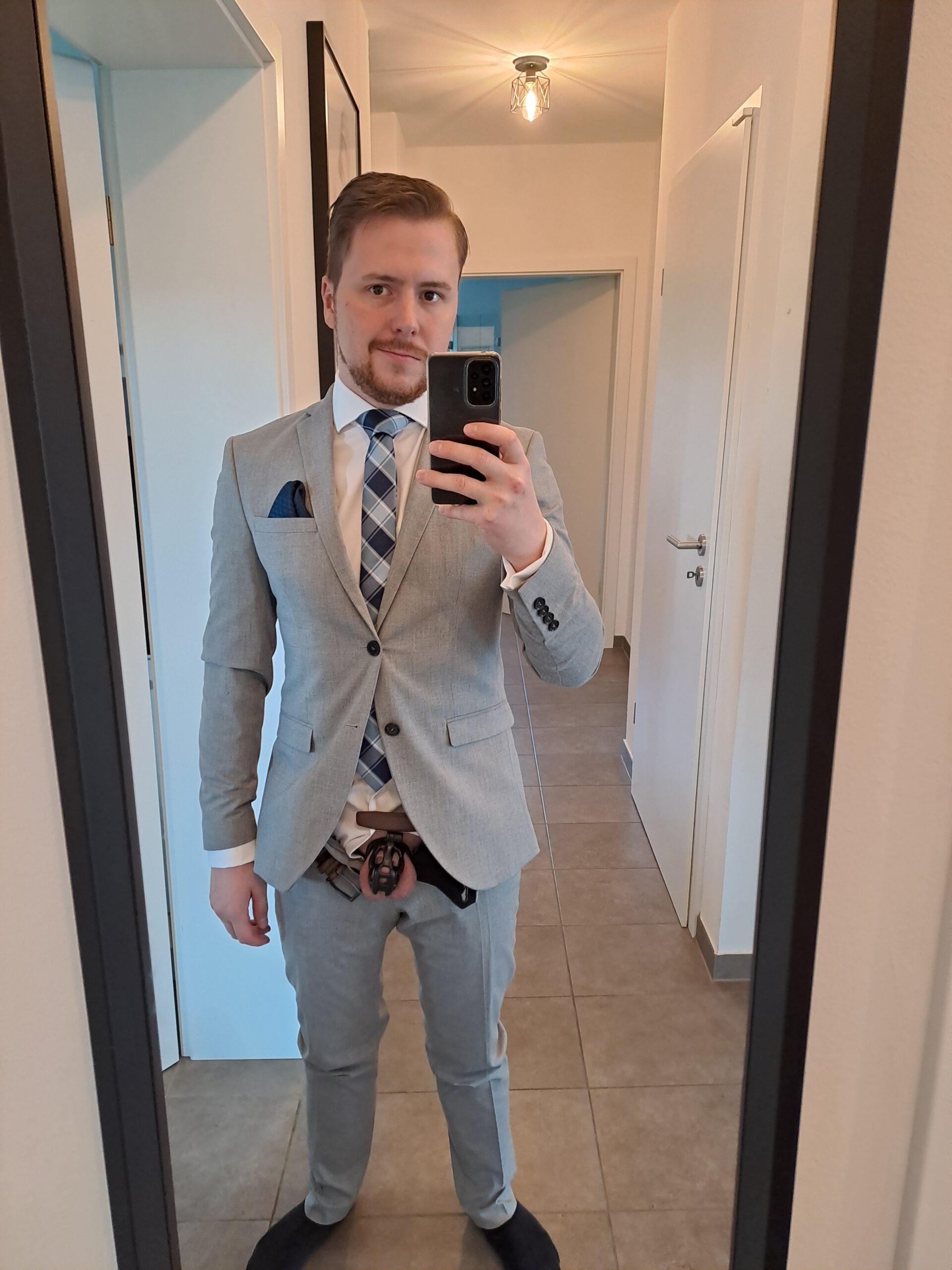 suit and leather sub repost risk