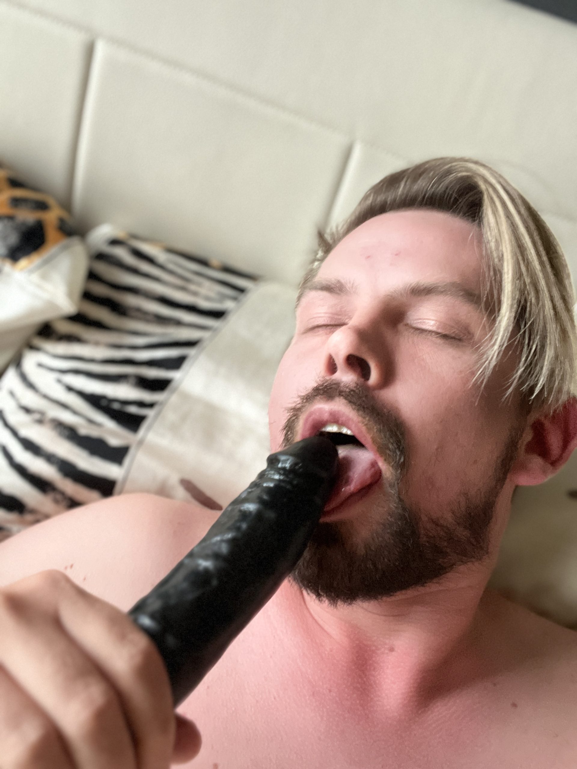 I wish that was a real cock!