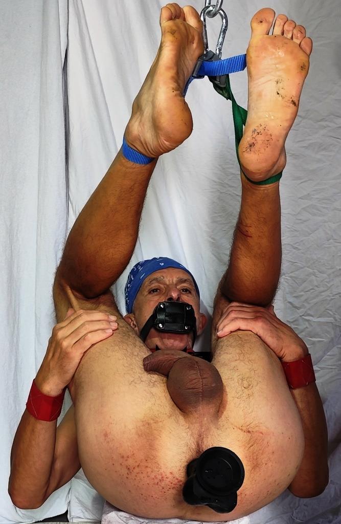 naked slave pig exposed stretch c*nt for party guests