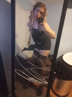 I’m a sissy cumsl*t . Kik = sl*ttysissixx