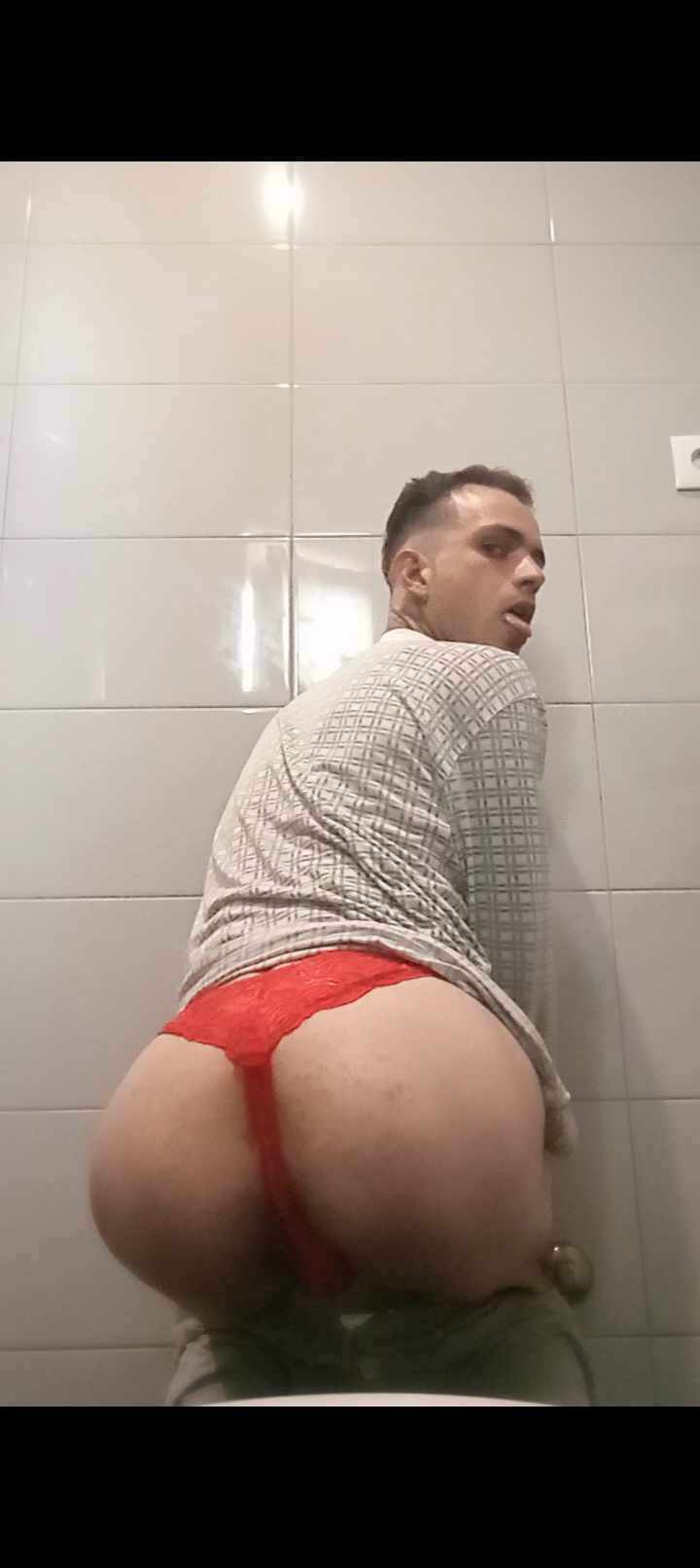 Construction helper Luís need cocks older man pls