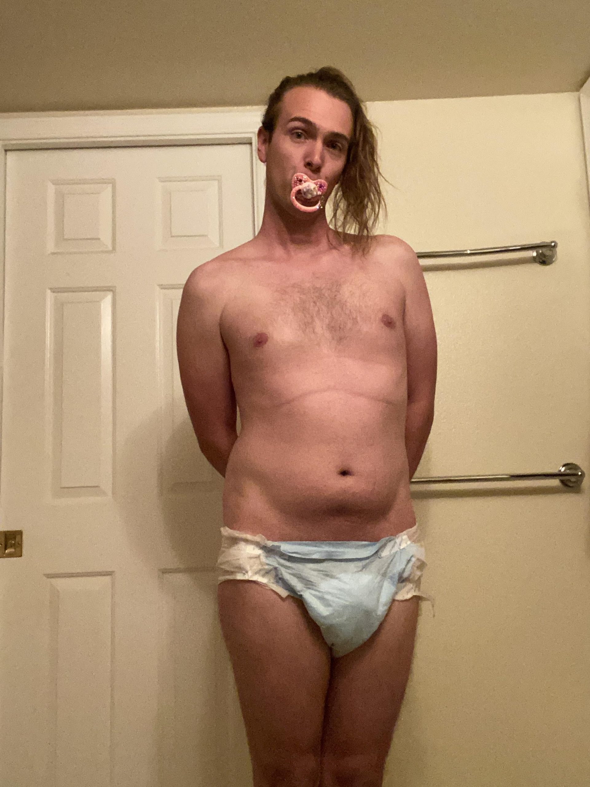 Exposed Diaper f*g