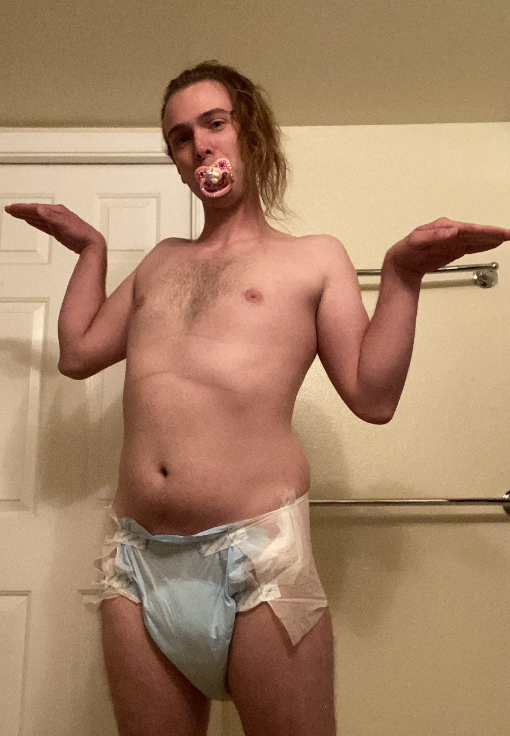 Exposed Diaper fag