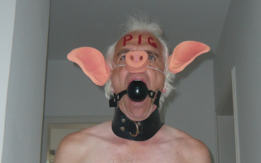 slave Joerg is a pig