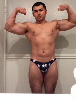 ~ straight bodybuilder exposed at 10 ext