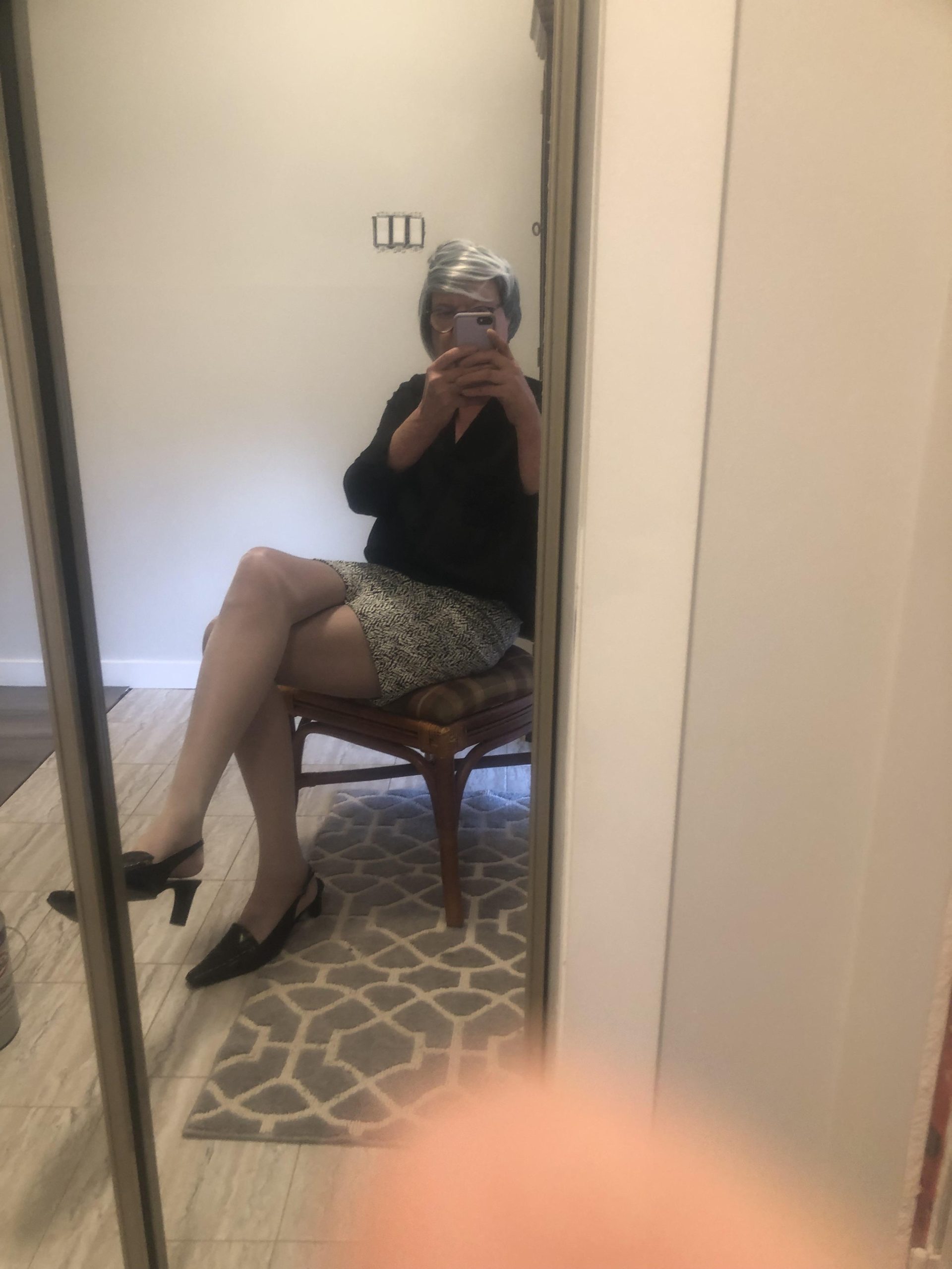 Mature Sissy Risking Listing Personal Info