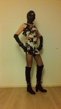 ~ Sissy Kimmy exposed – BDSM mask – gagged – cuffed