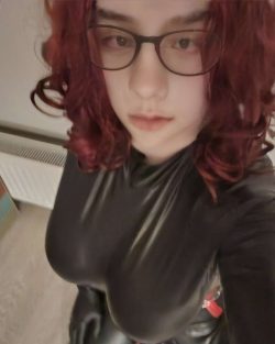 Desperate latex sissy sl*t craving to be exposed