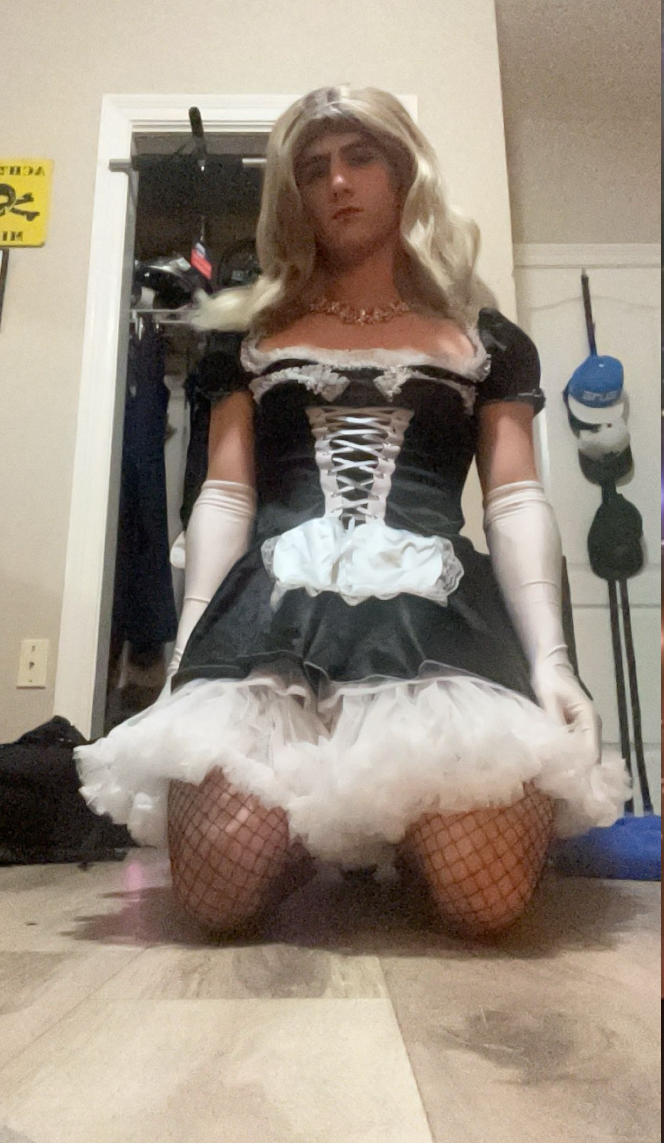 Sissy Livvy is the perfect maid