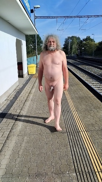 Naked slut Daniel in Public