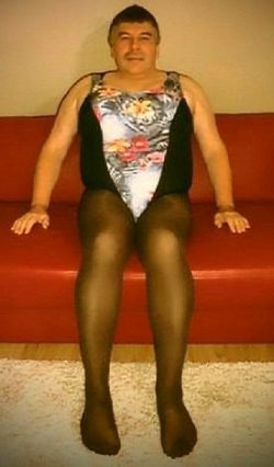 ~ Sissy Transe in Nylons pantyhose Strumpfhosen exposed