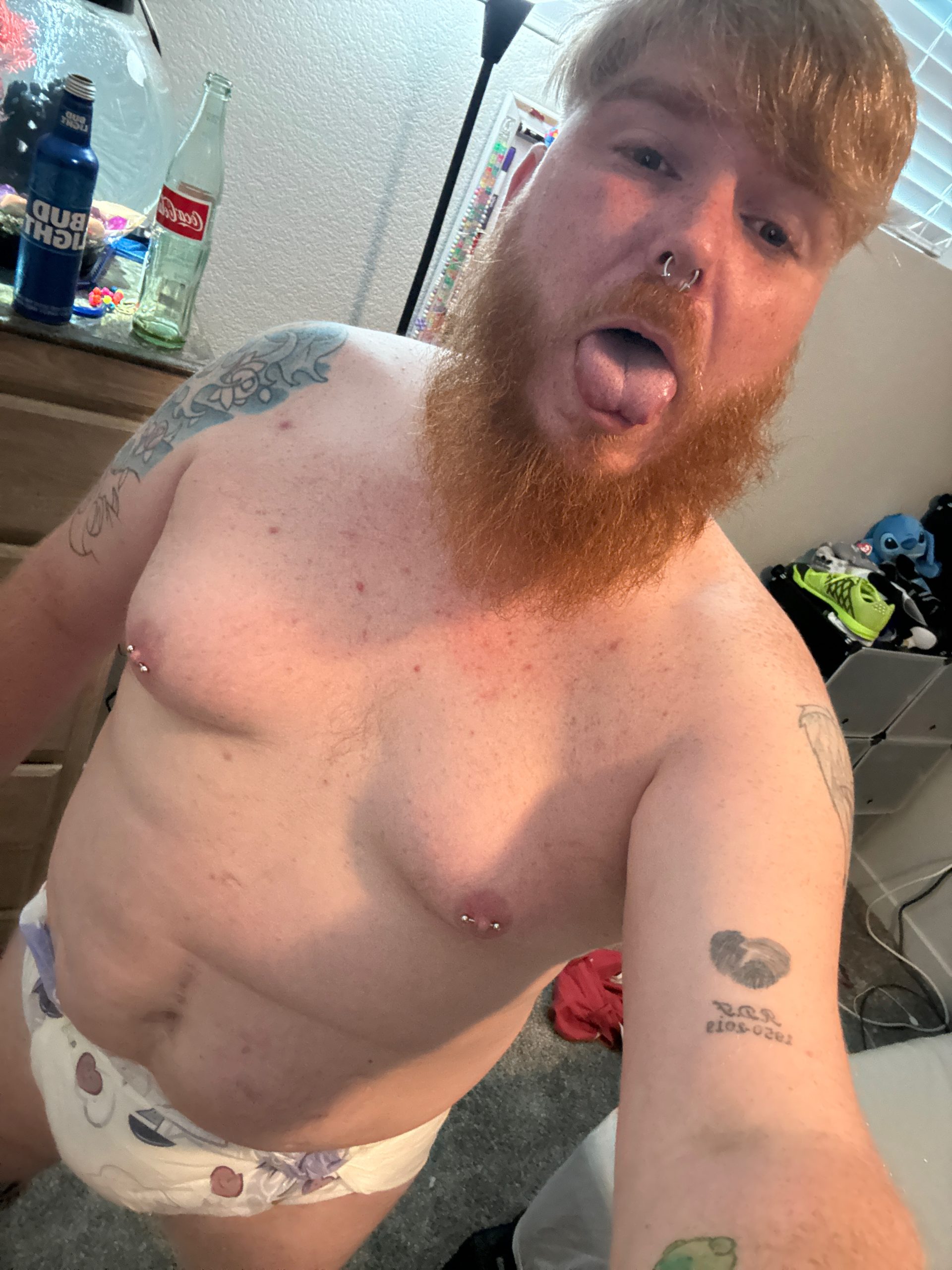 Brennon exposed – Diaper f*g Brennon exposed