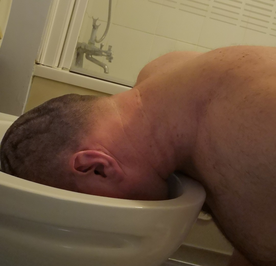 ~ Butchbeardub – Stupid fat f*ggot slave licking the toilet