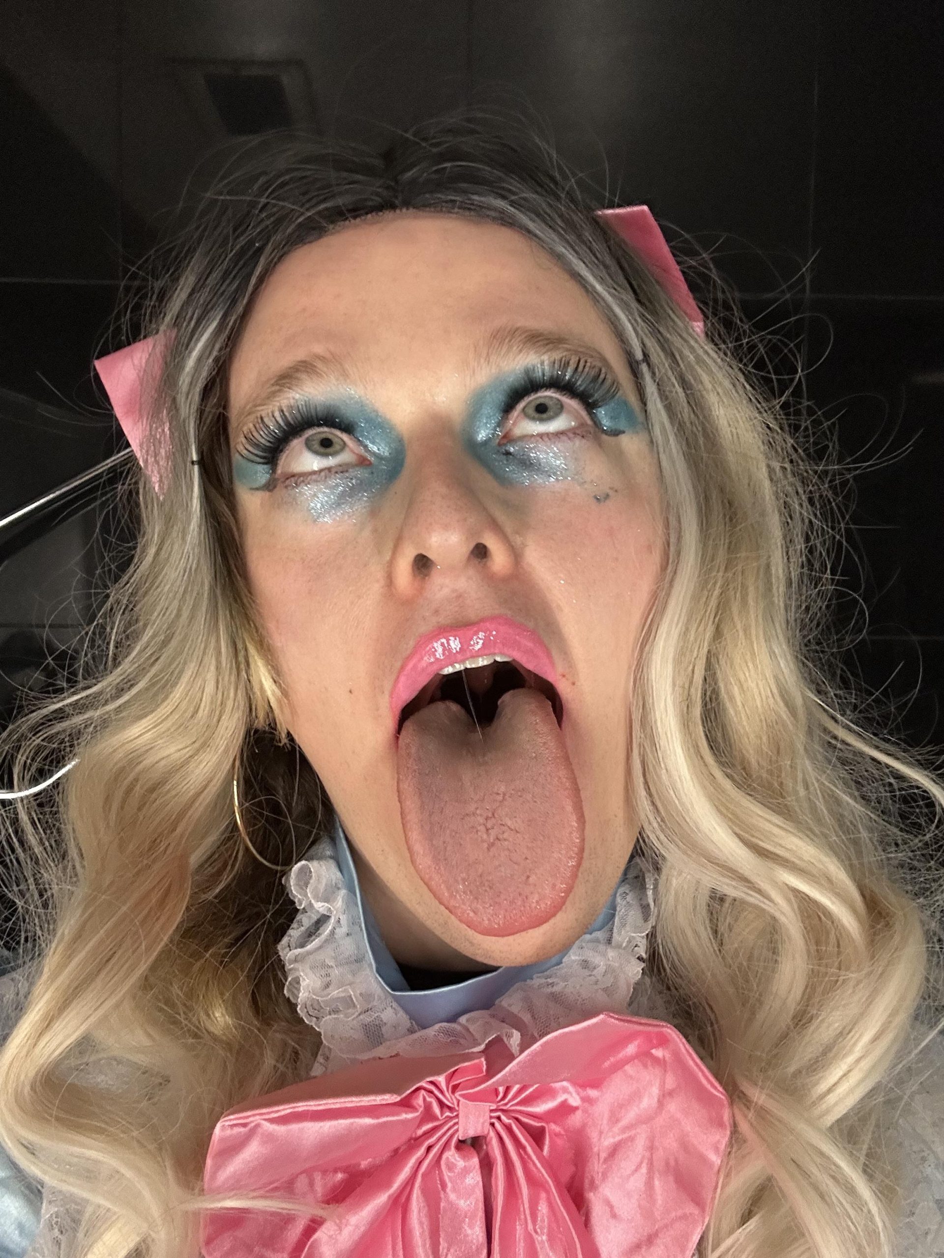 Pathetic sissy pig is desperate for attention