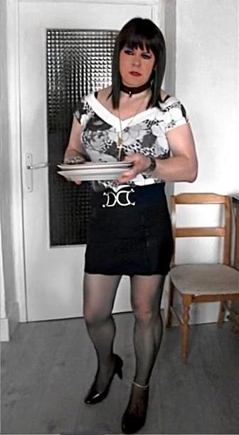 FABIENNE EN PUTE A EXPOSER ET PROLONGER