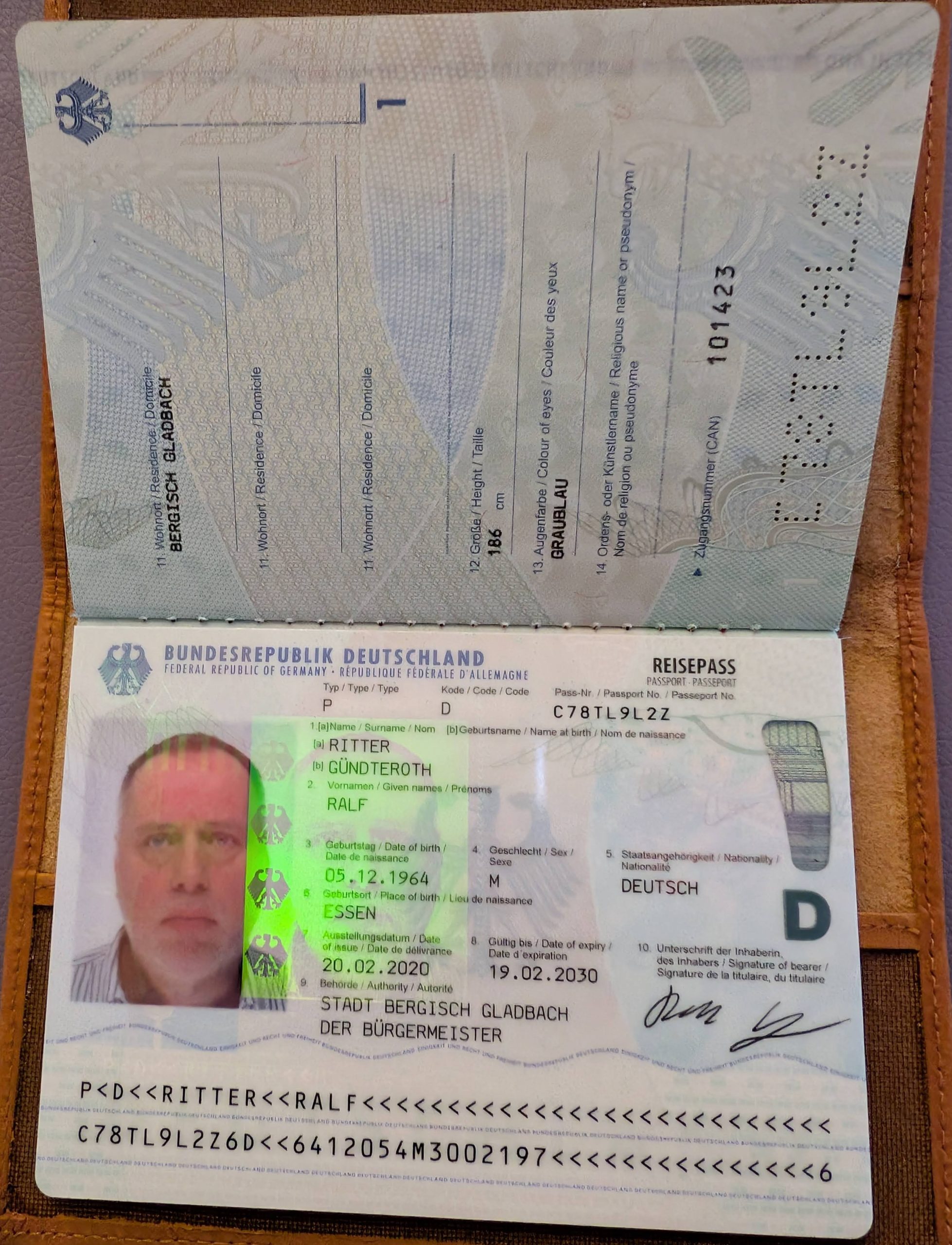 Ralf Ritter – Ralf Ritter Cumdump ID, Passport, Driving Licence