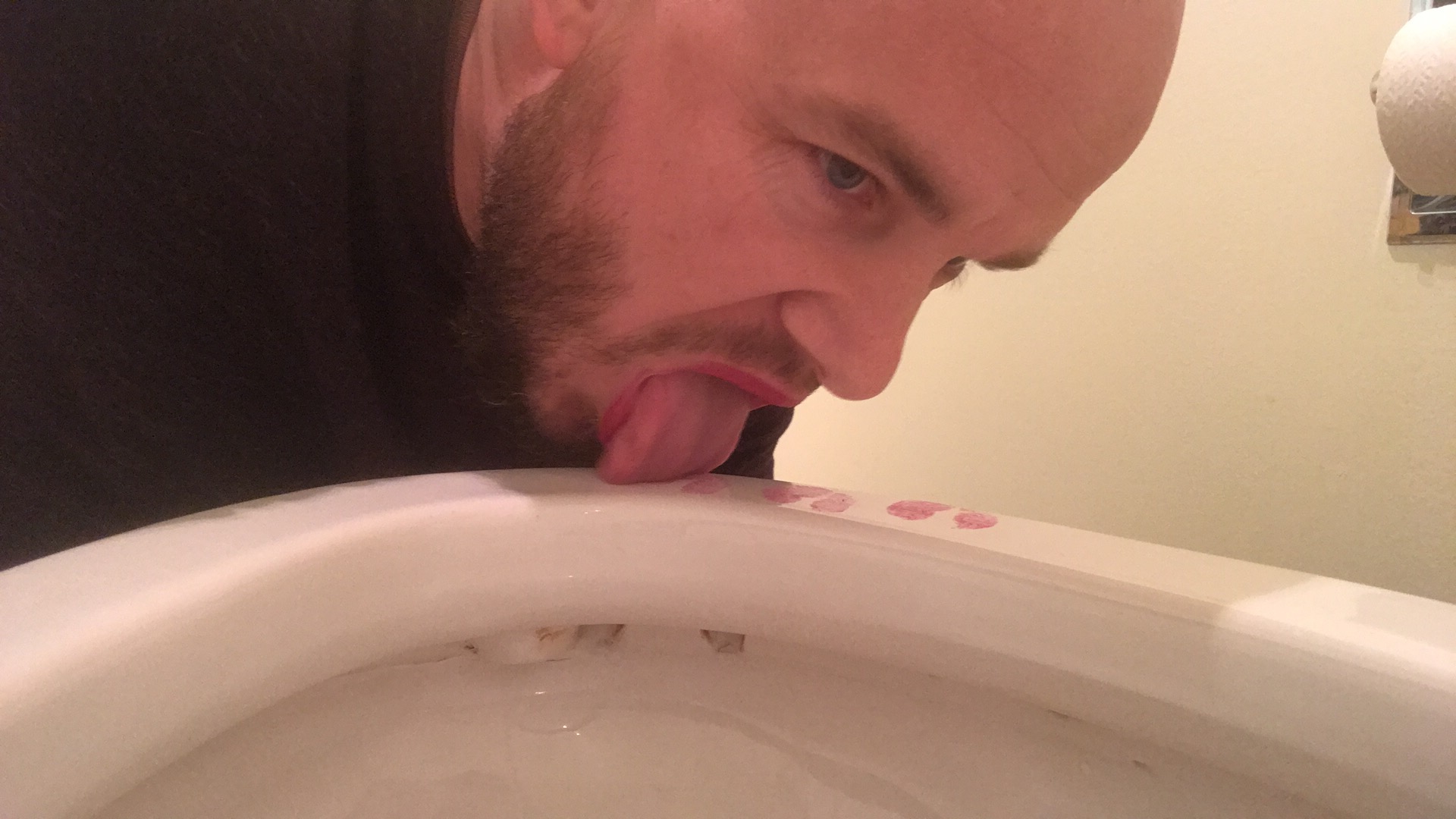 Lipstick Toilet Sissy