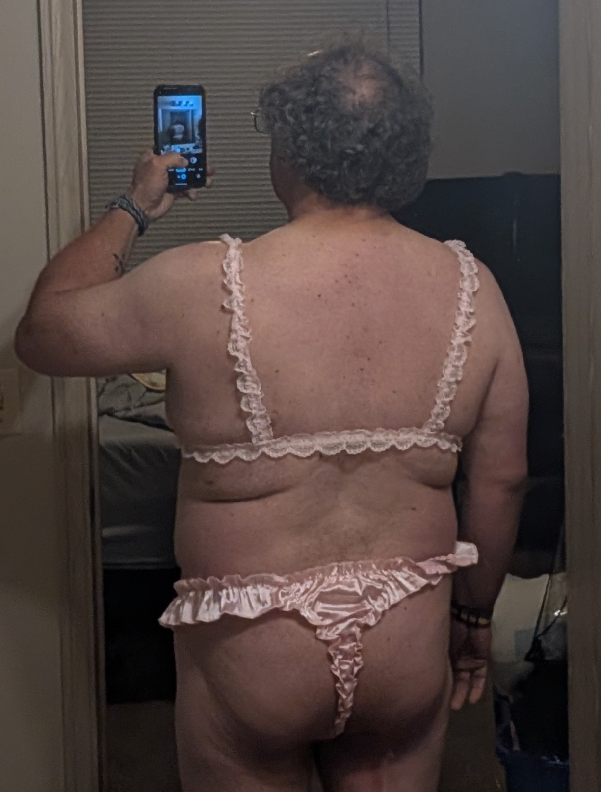 Tom Pitts tomisasub – Tom Pitts sissy f*g in sissy bra and panties over her chastity cage