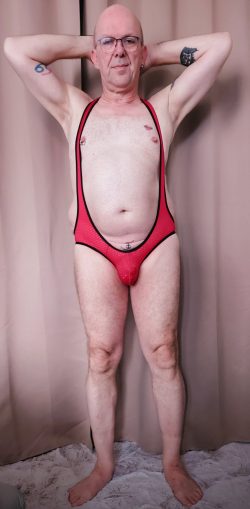 f*ggotClausH  – New swimsuit