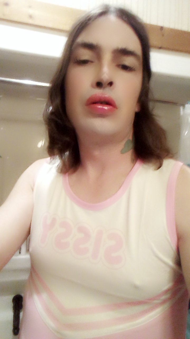 Jenny kisses – Sissy f*ggot jenny