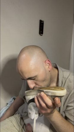 Shoe scrubbing loser tongue wheelspin