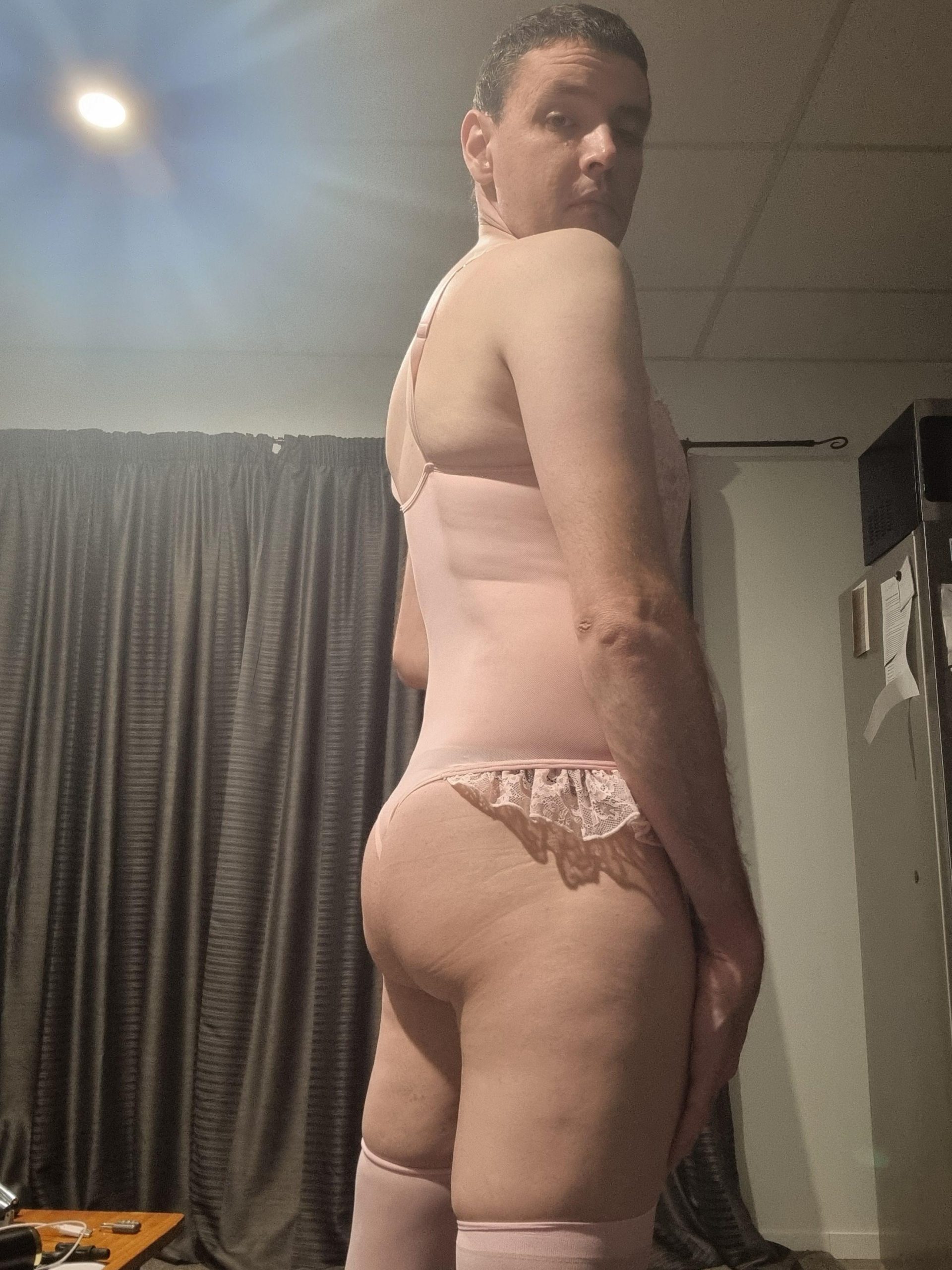 Jayden aplin exposed f*ggot  – Should I become a girl for men to use