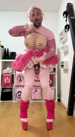 Ultimate f*ggot – Sissy F*ggot