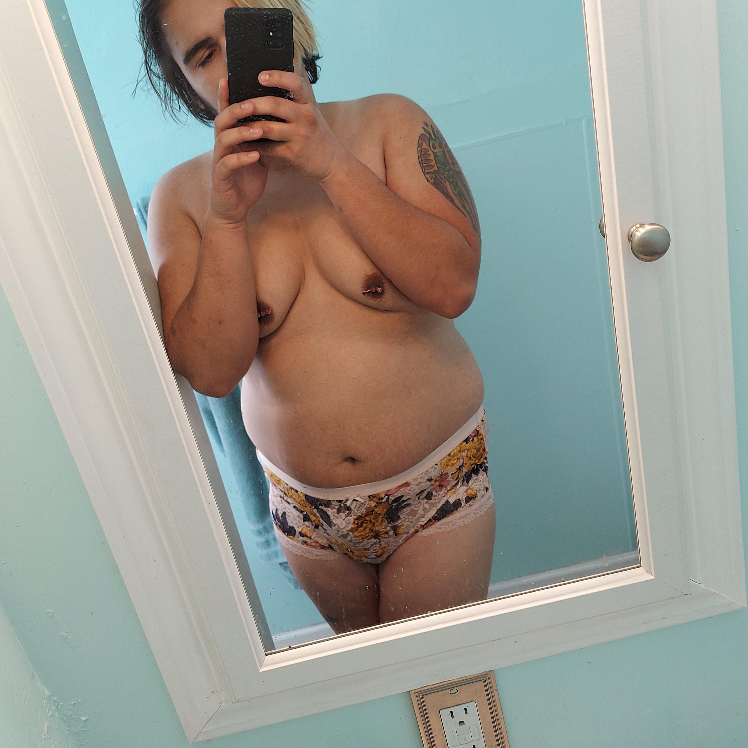 Sissy sl*t is in heat