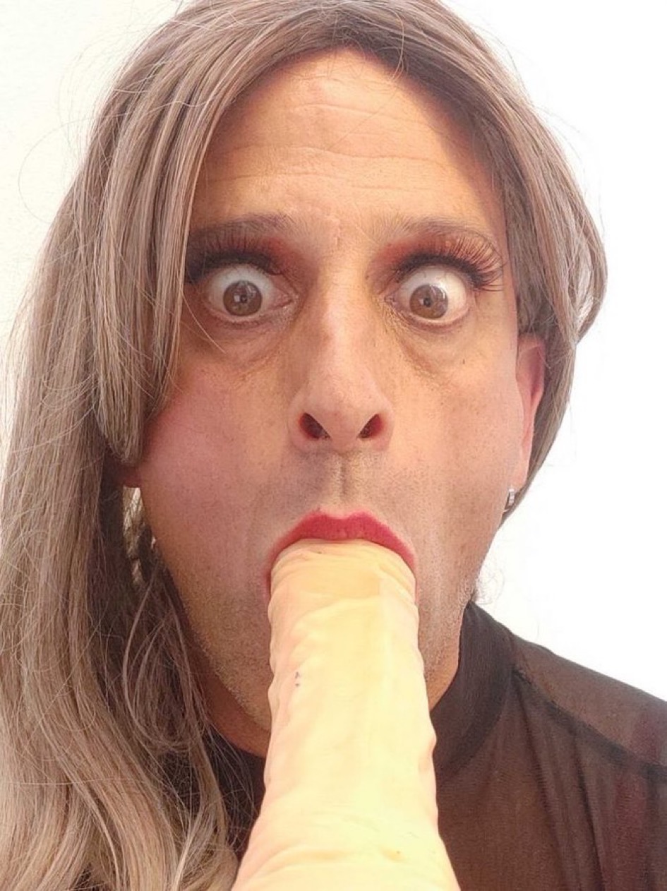 Daniel Rico is a pathetic sissy from Pamplona. Please, expose me.