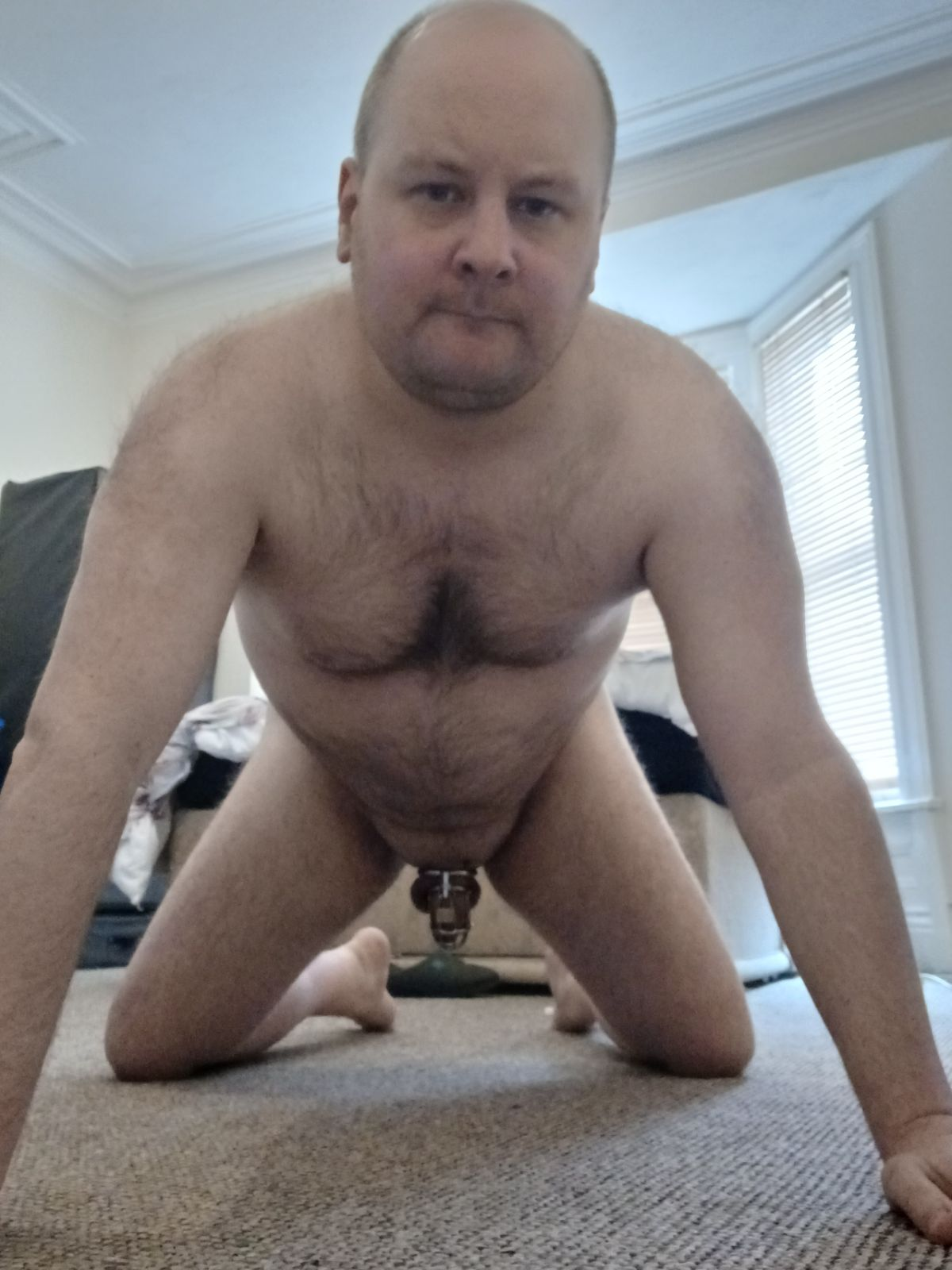 Look at this chaste loser