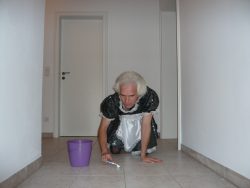 joerg sklave – Who need a maid?