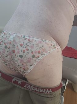 Bully and expose me to be used by others