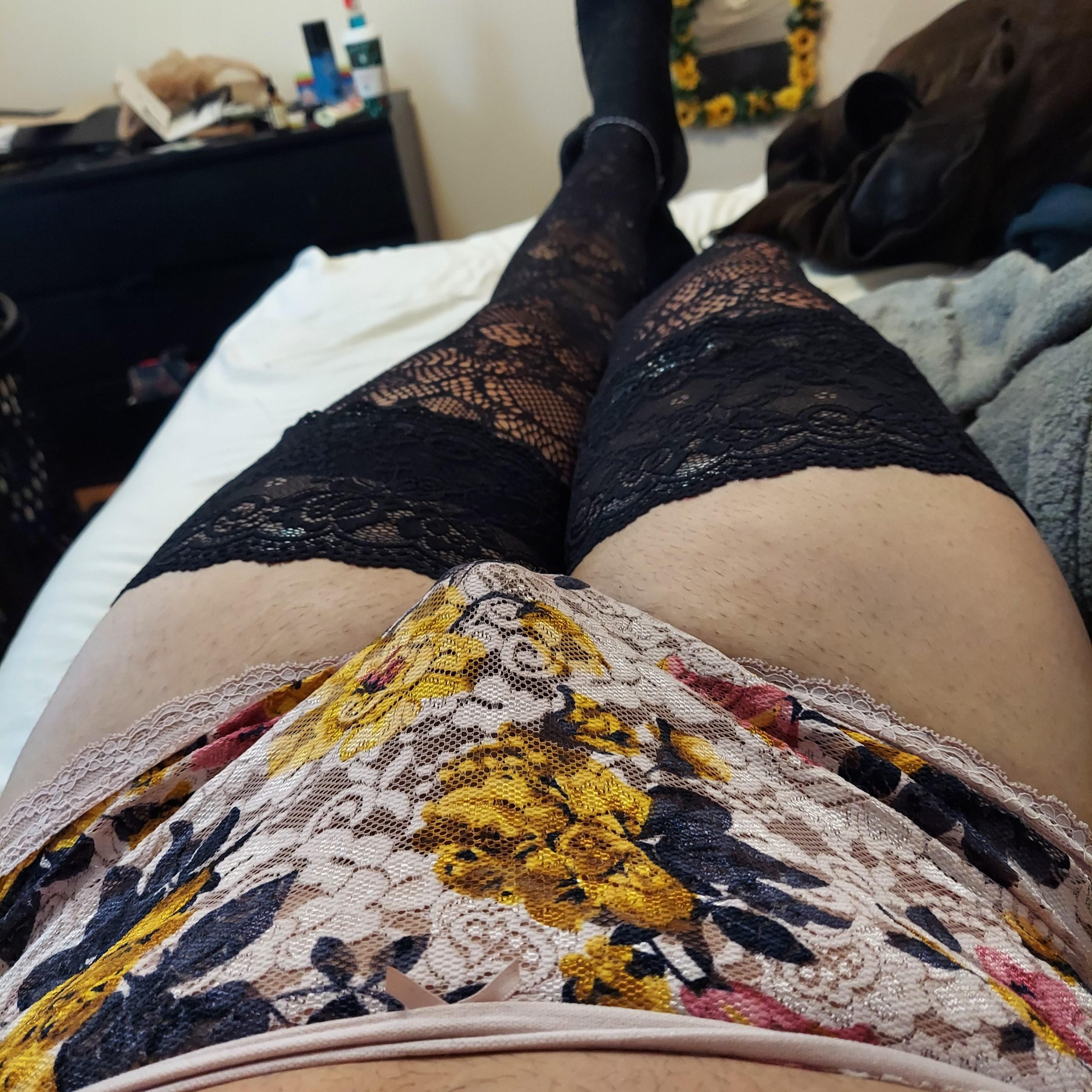 I love exposing myself online