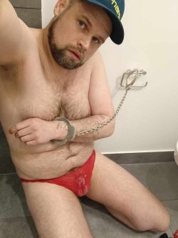 Im a worthless public f*g