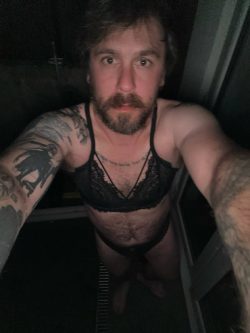 NOW IM A wh*re WITH HEEL INSIDE ASS