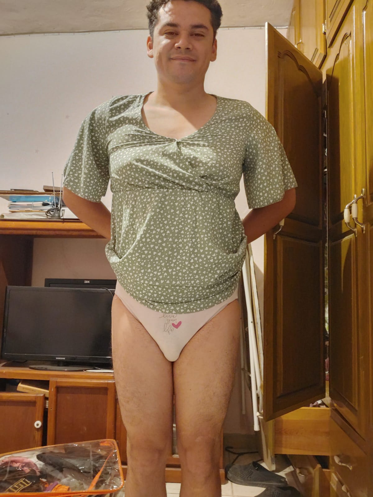 Sissy mexican f*g Adrian Perez