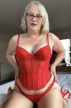 Sissy Talia in red