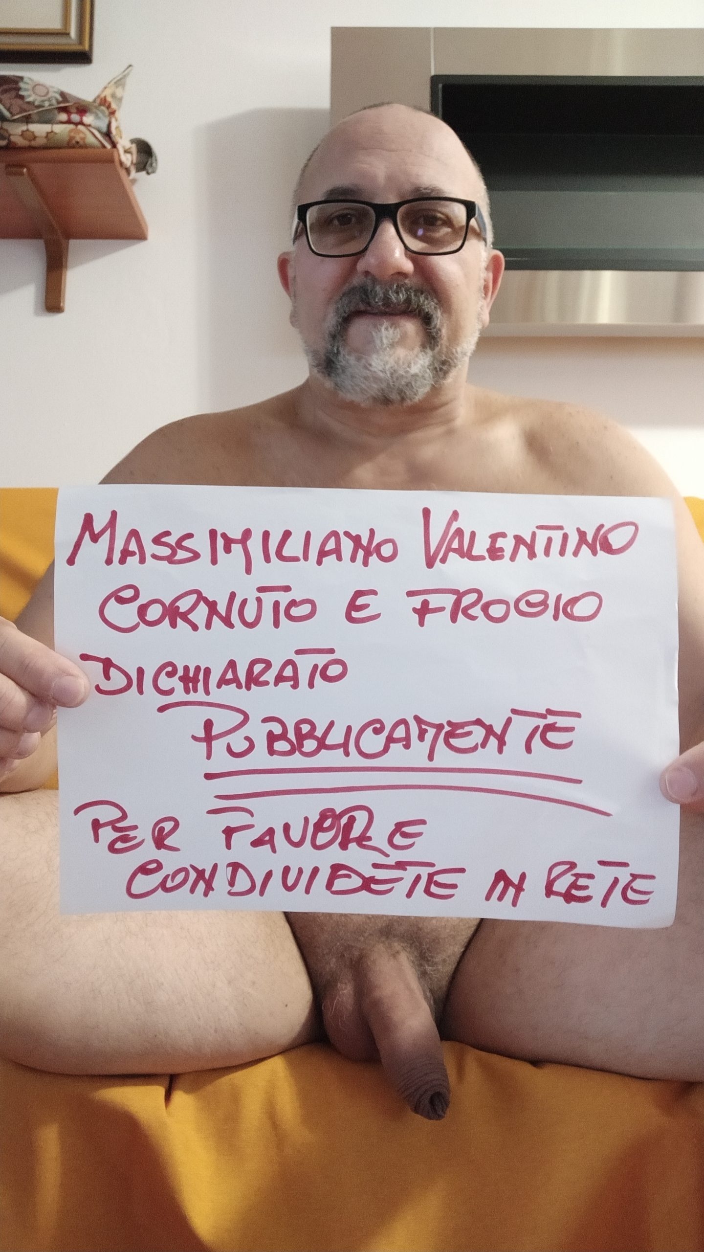 sputtanato  pubblicamente