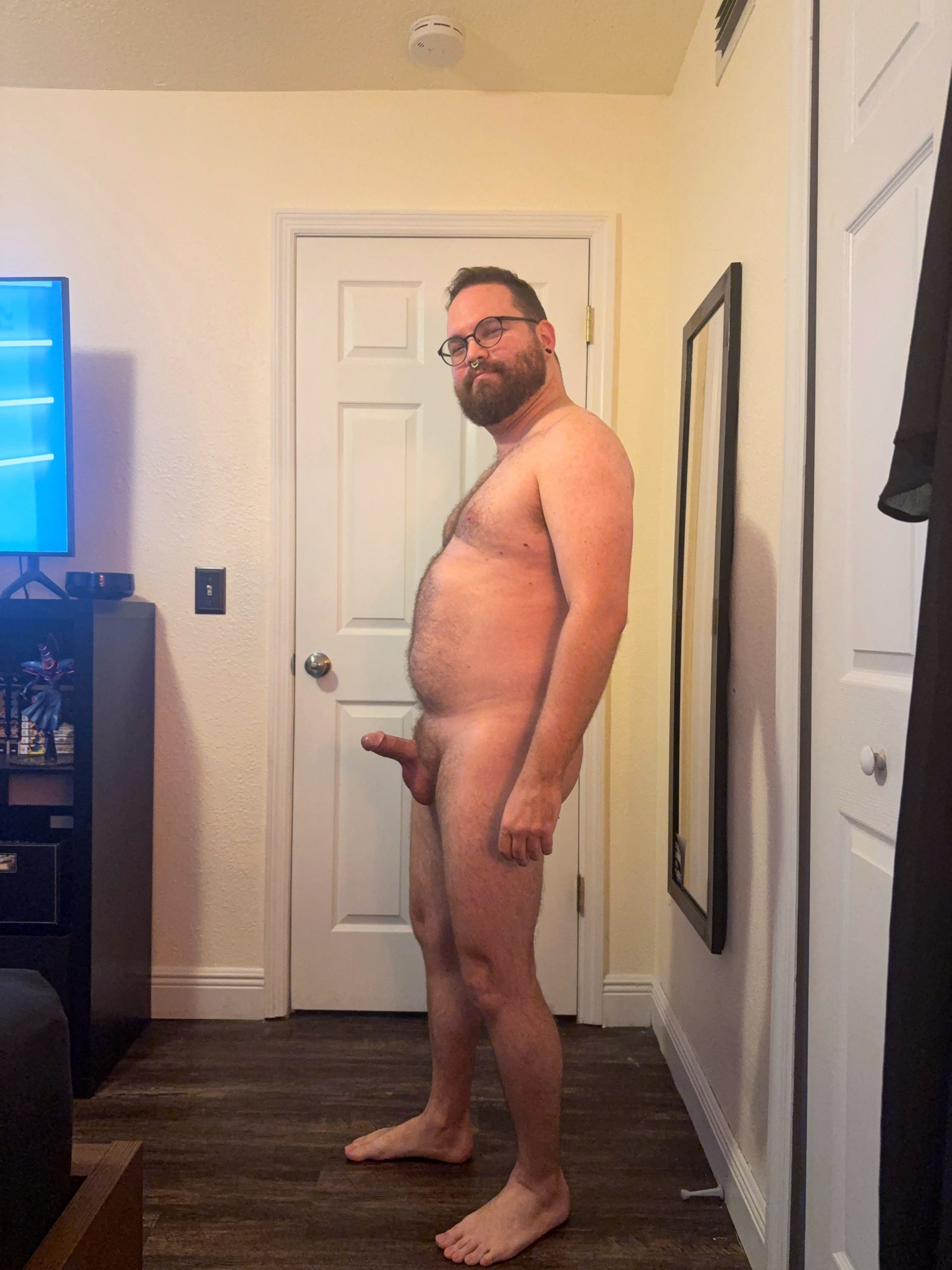 Expose my erect penis to the world