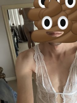 Kingofchatpic – Re-creating my wife’s lingerie pics