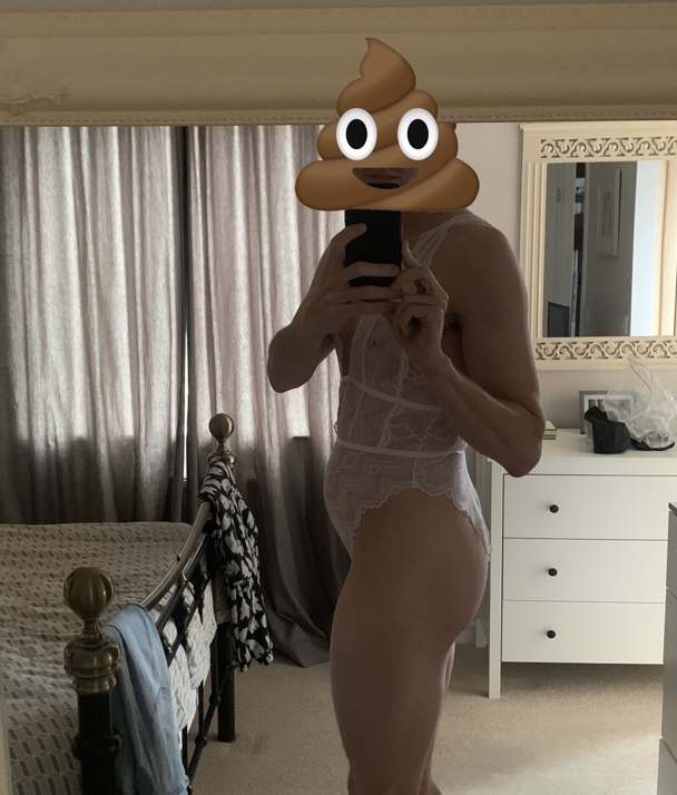 Kingofchatpic – Re-creating my wife’s lingerie pics