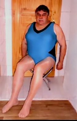 ~ Sissy with bra in corsage and nylons pantyhose exposed