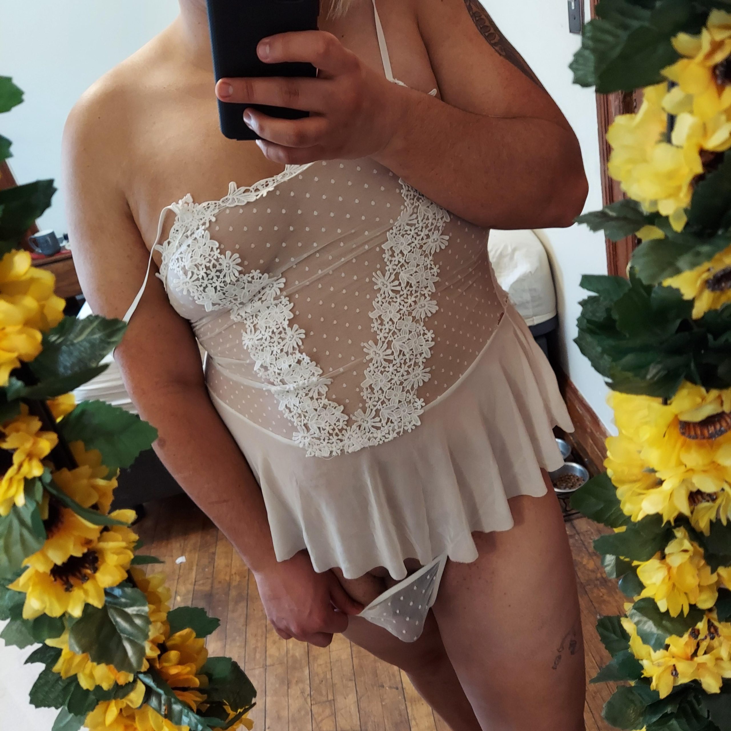 Sissy wh*re available to anyone