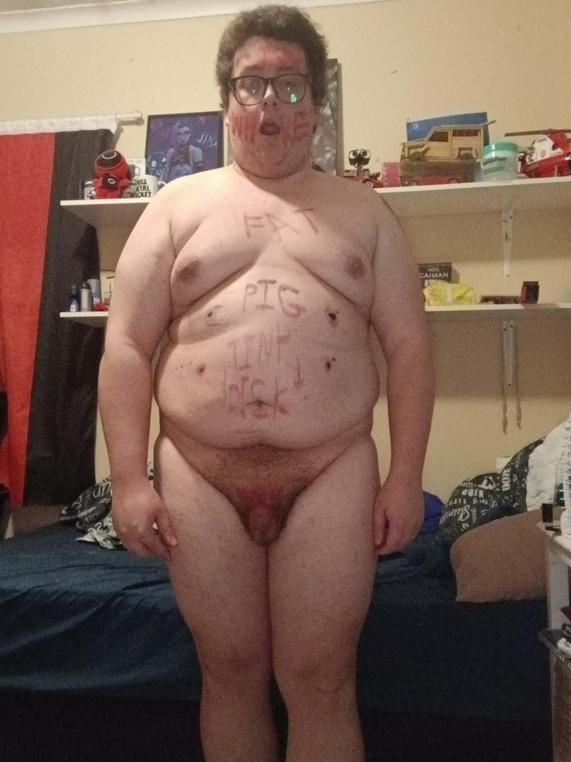 Sissy pig degrading myself